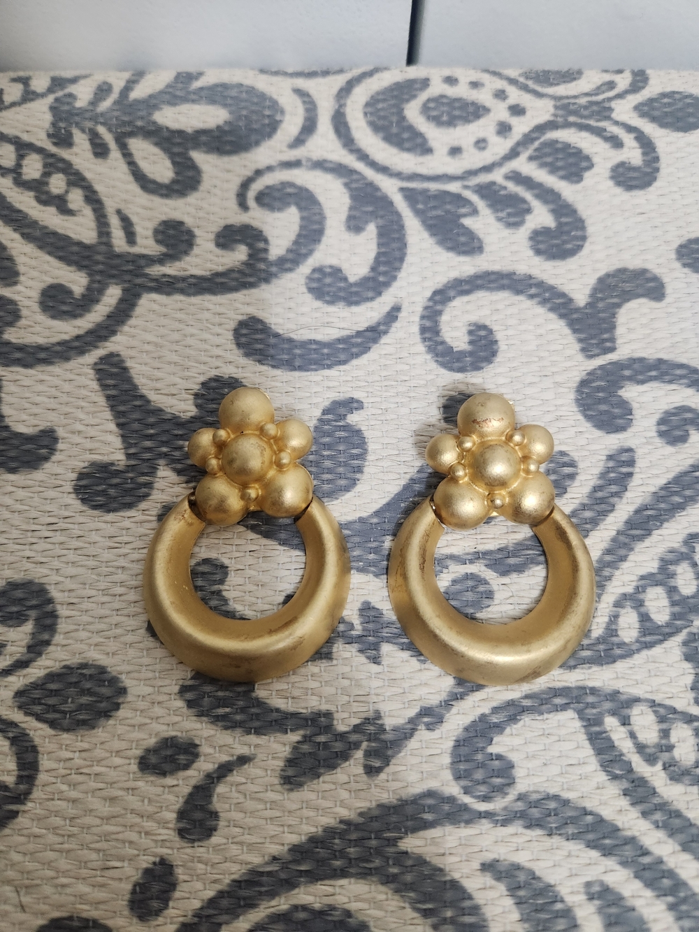 Vintage 90's Gold Floral Cluster Hoop Earrings for Women